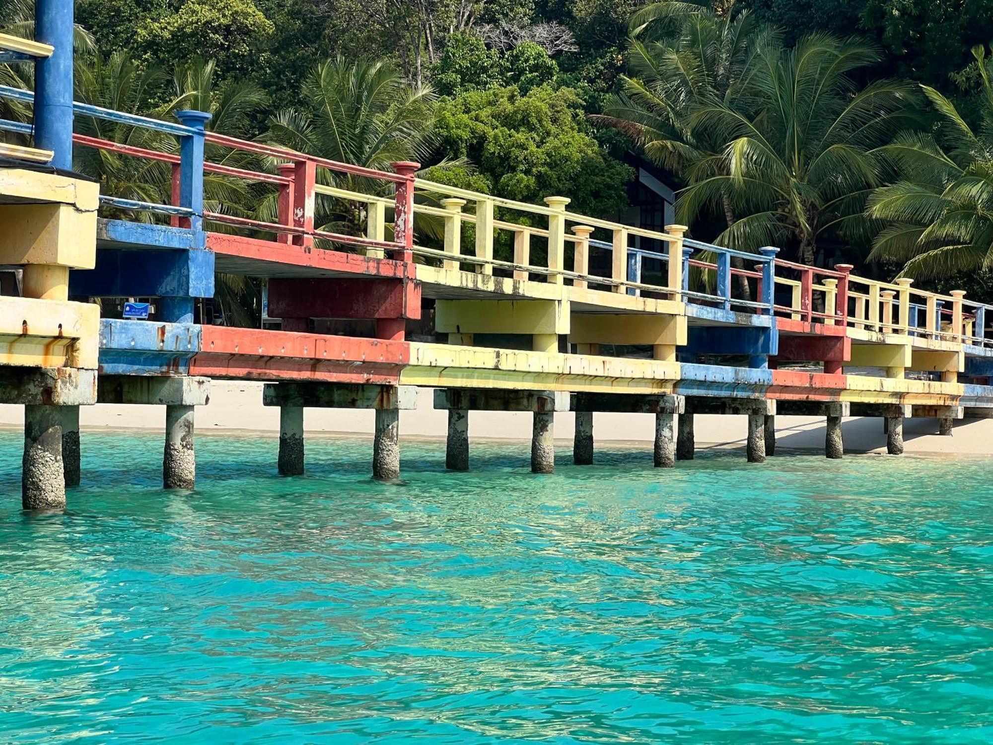 Hotel Perhentian Suria à Kampong Pasir Petani Extérieur photo